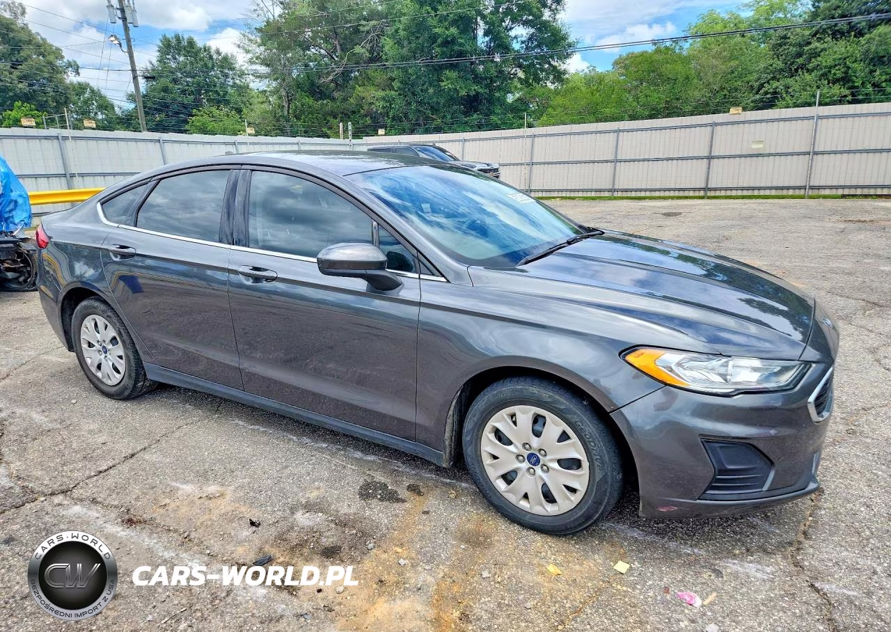 2020 Ford Fusion S VIN:3FA6P0G74LR102775 - 4