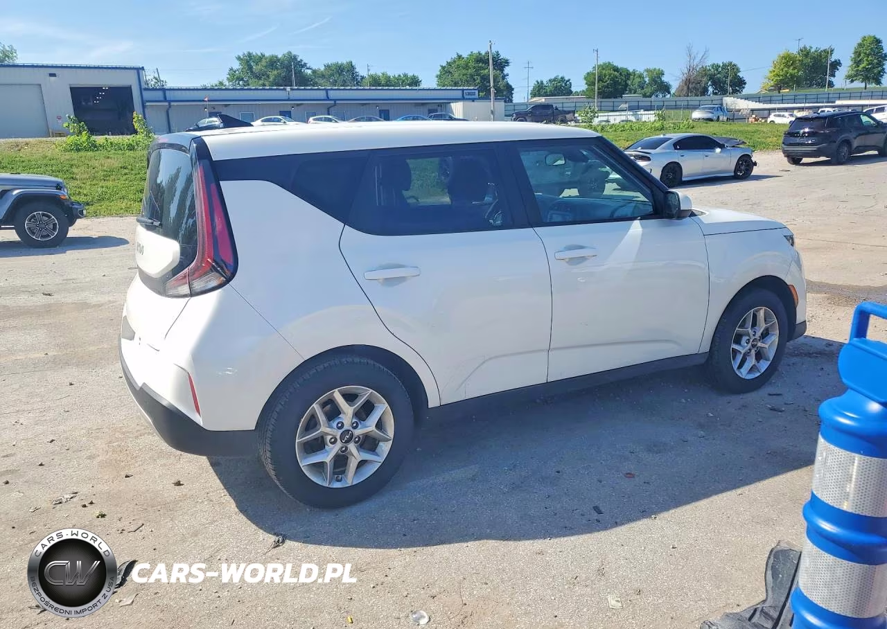 2025 Kia Soul Lx VIN:KNDJ23AU7S7932692 - 3