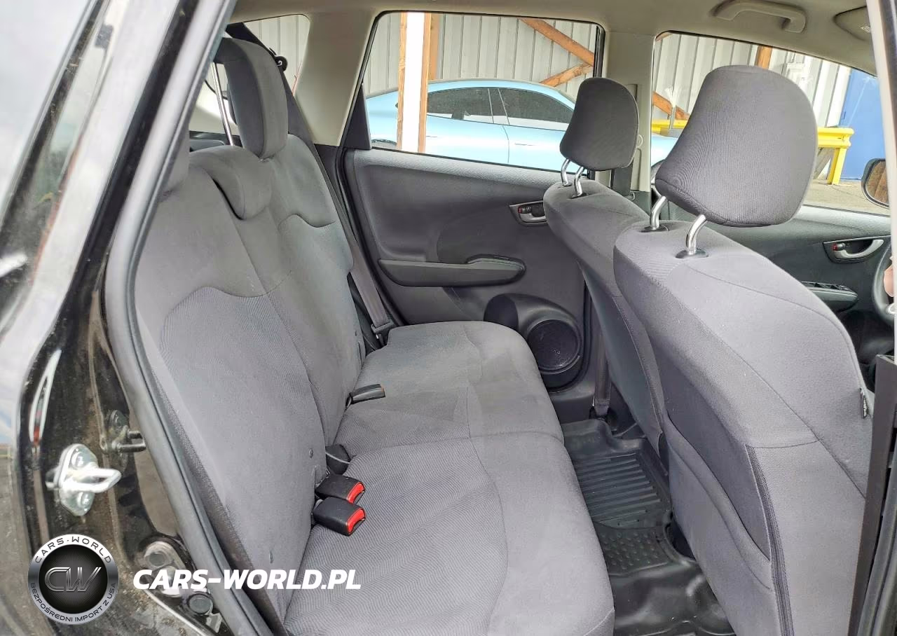 2013 Honda Fit VIN:JHMGE8H3XDC069276 - 10