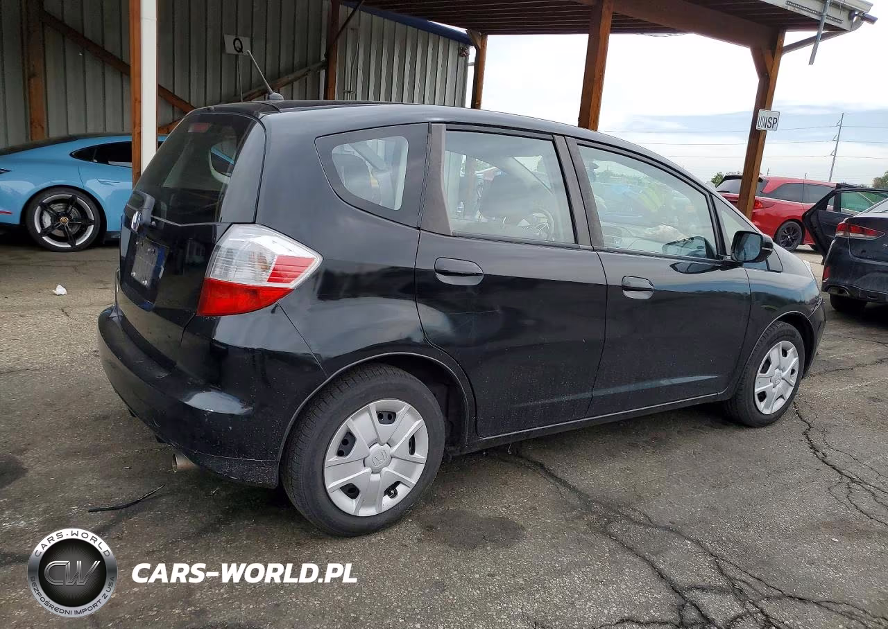2013 Honda Fit VIN:JHMGE8H3XDC069276 - 3