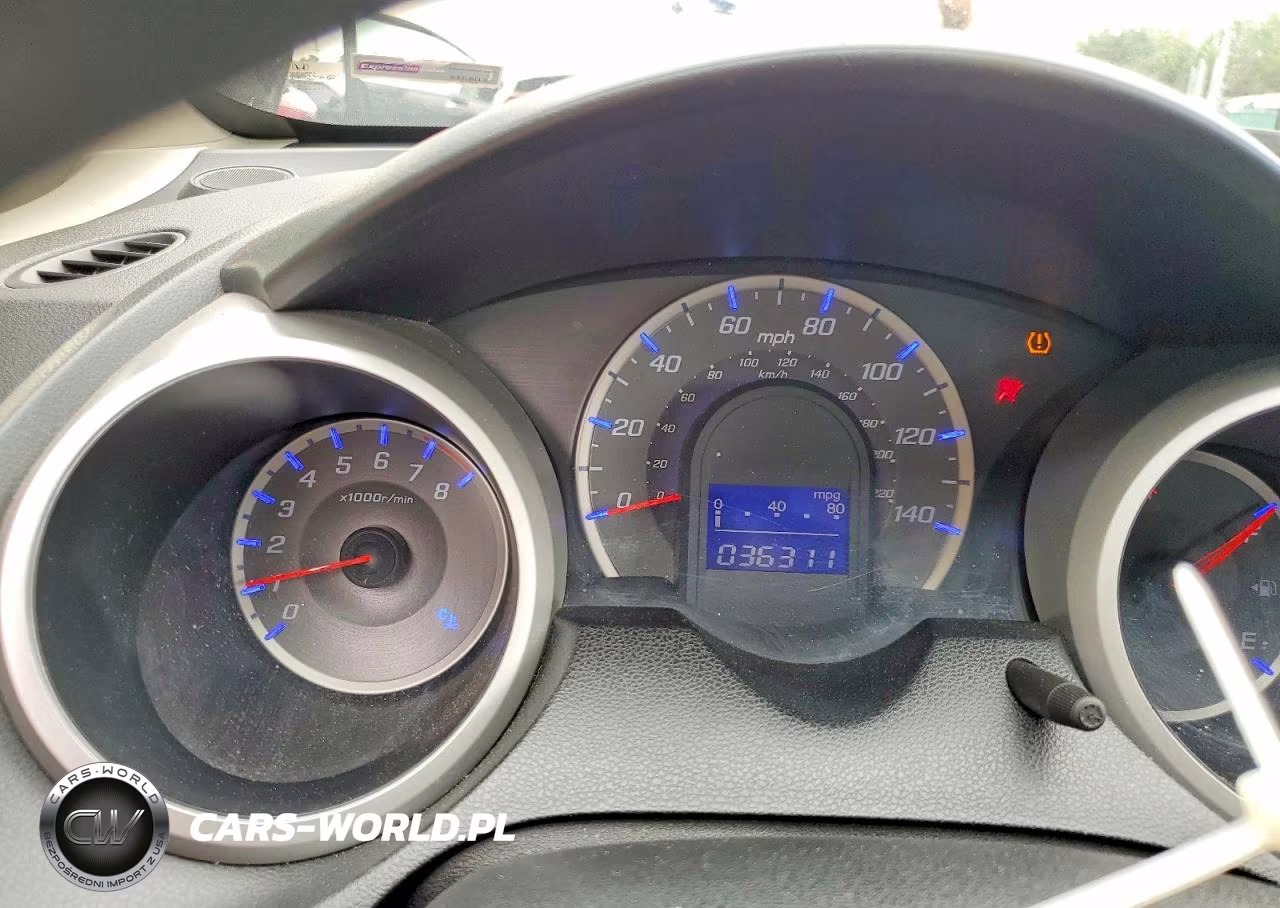 2013 Honda Fit VIN:JHMGE8H3XDC069276 - 9