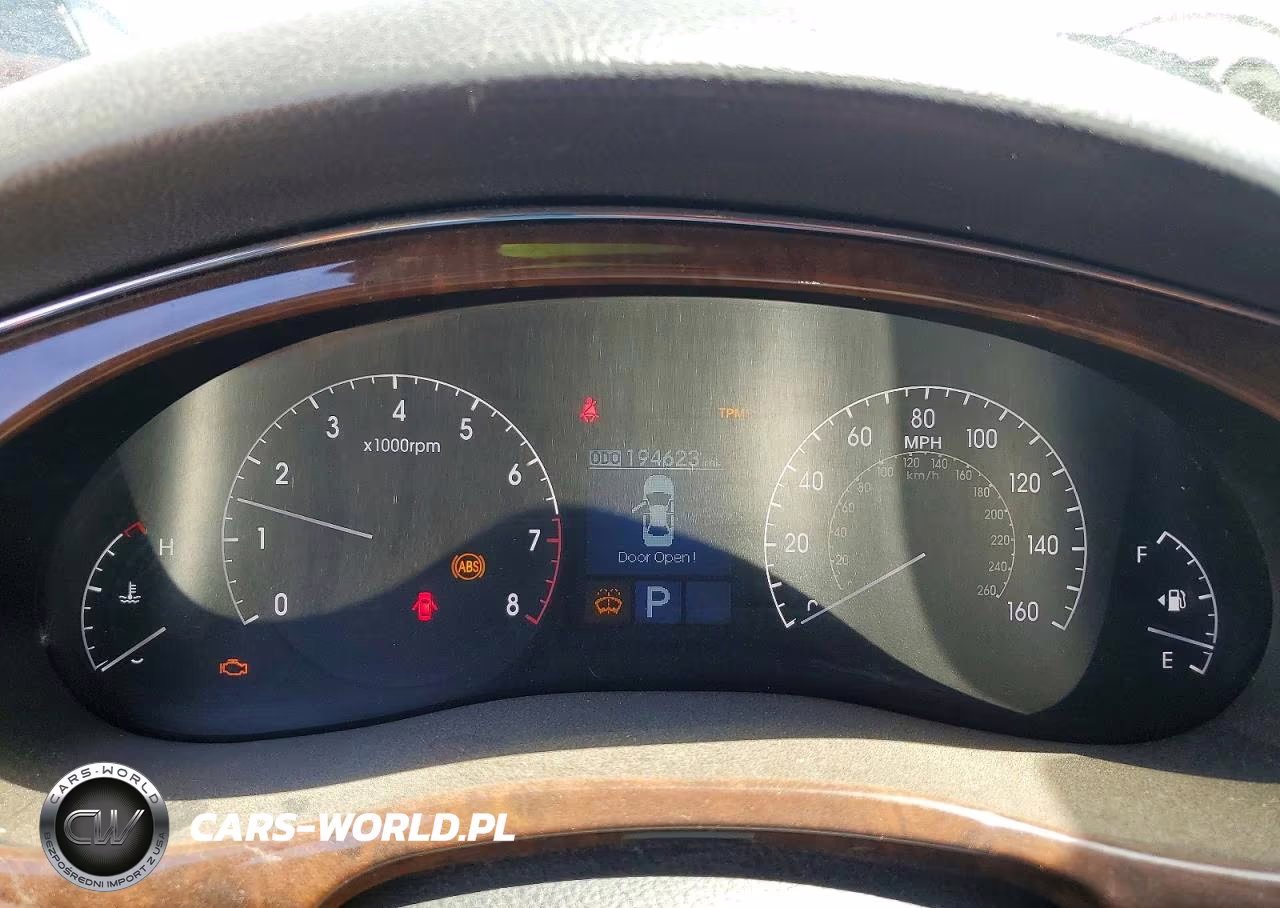 2011 Hyundai Genesis 3.8L VIN:KMHGC4DEXBU145301 - 9