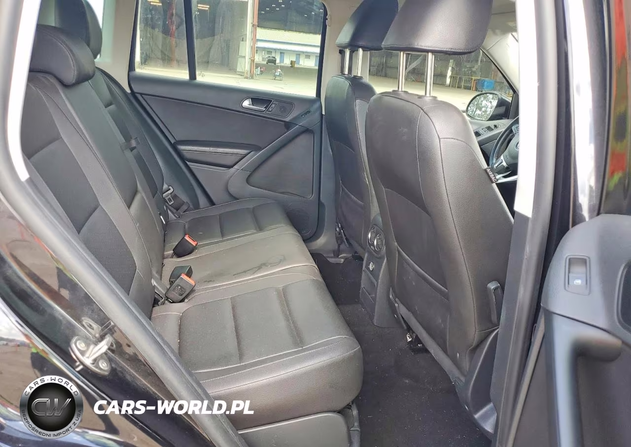 2016 Volkswagen Tiguan S VIN:WVGAV7AX4GW517525 - 11