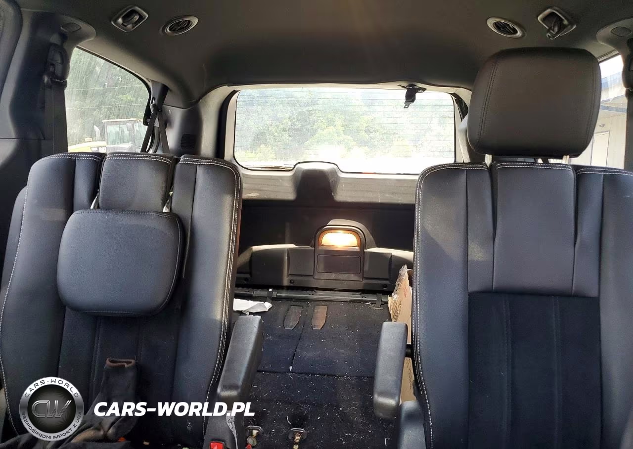 2018 Dodge Grand Caravan Sxt VIN:2C4RDGCG9JR244962 - 10
