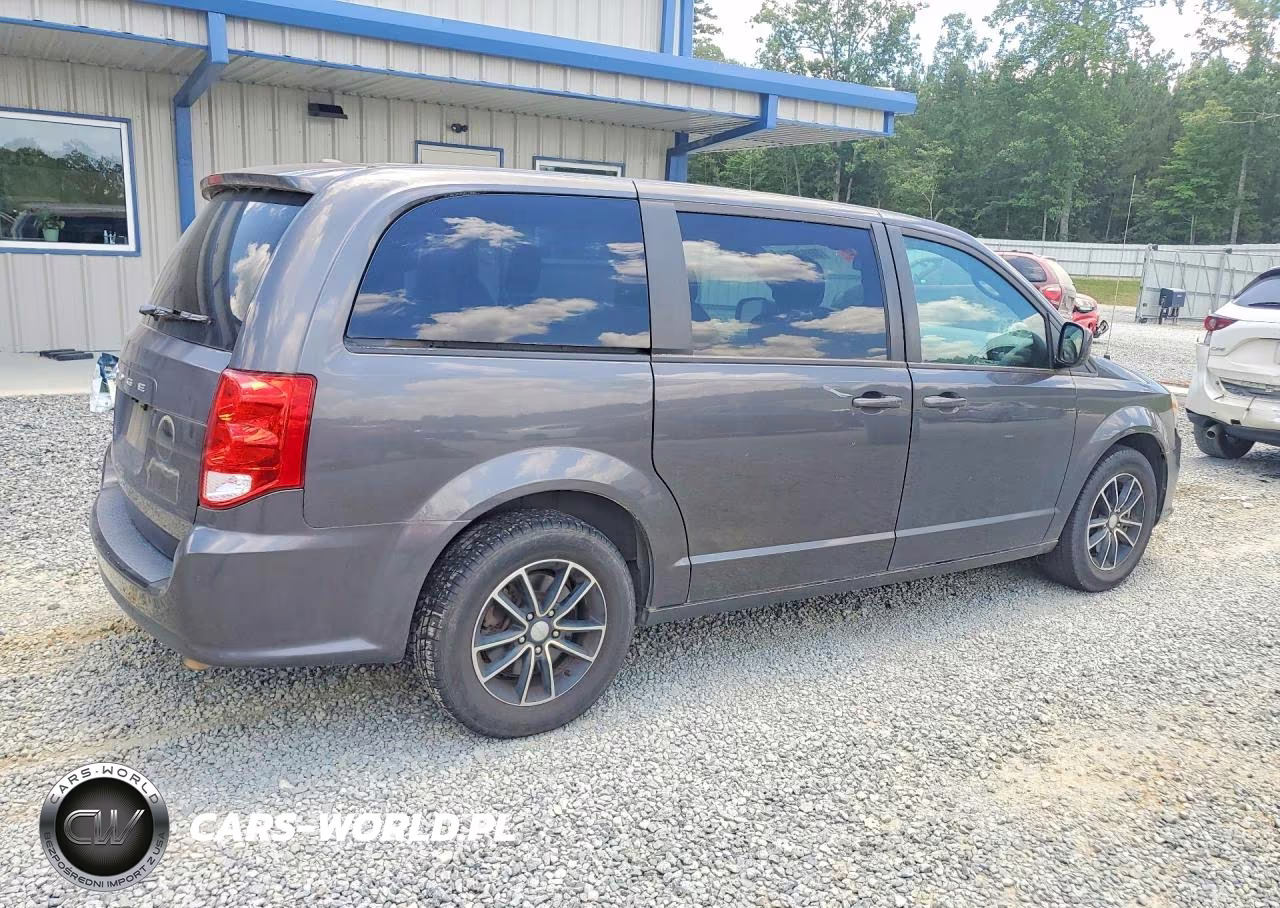 2018 Dodge Grand Caravan Sxt VIN:2C4RDGCG9JR244962 - 3