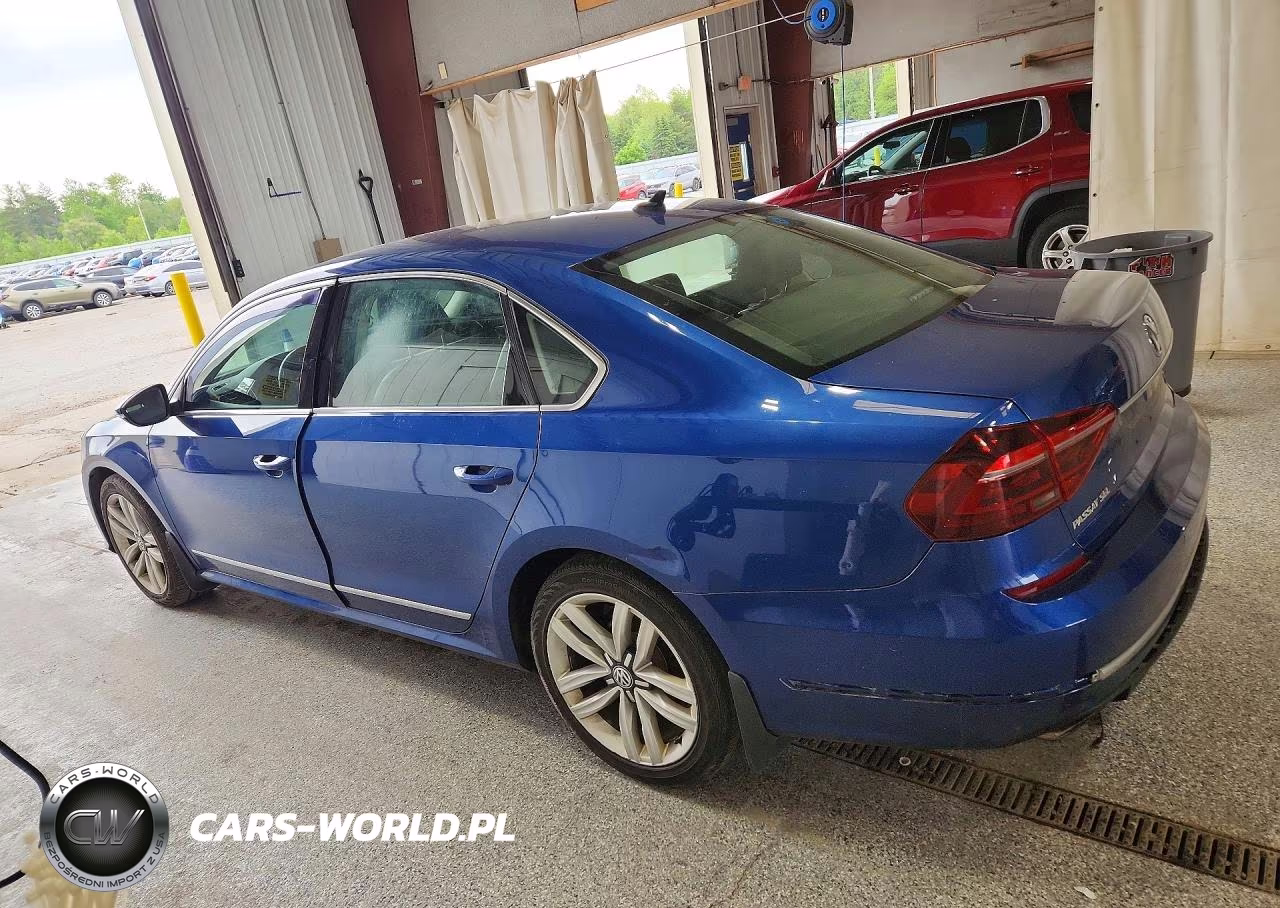 2017 Volkswagen Passat Sel Premium VIN:1VWCM7A33HC068870 - 2
