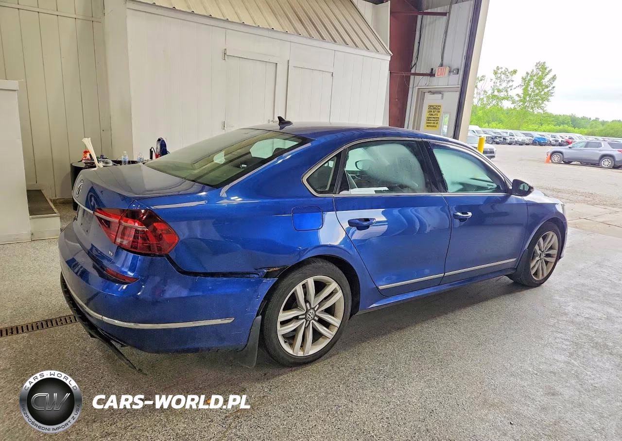 2017 Volkswagen Passat Sel Premium VIN:1VWCM7A33HC068870 - 3