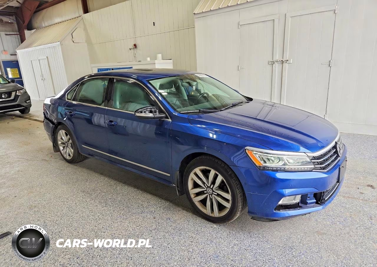 2017 Volkswagen Passat Sel Premium VIN:1VWCM7A33HC068870 - 4
