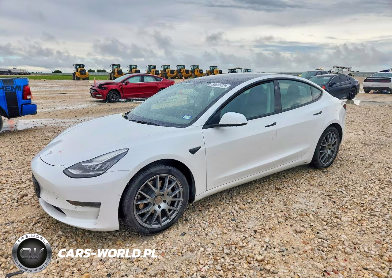 2021 Tesla Model 3 – zdjęcie 1 z 12