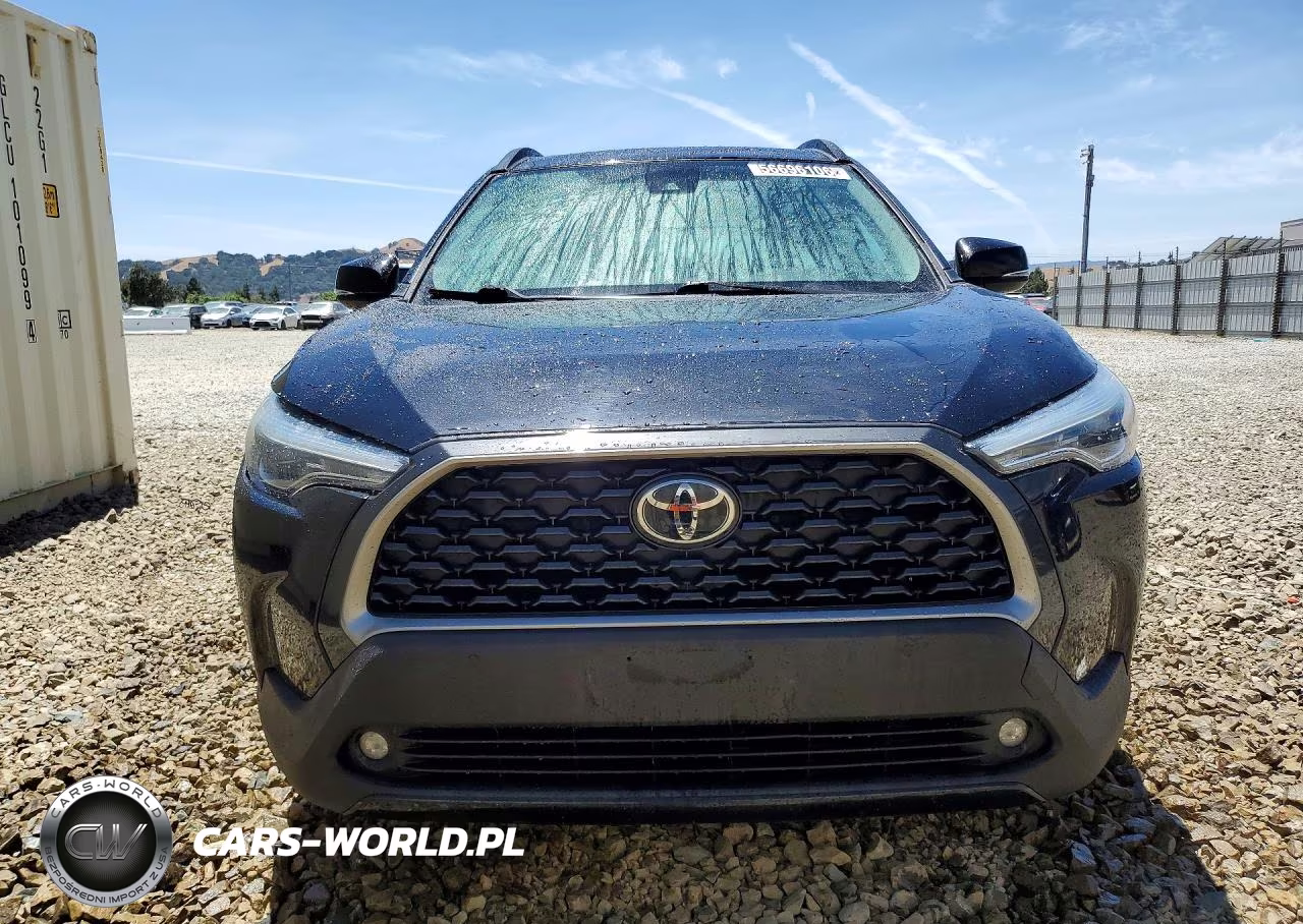 2022 Toyota Corolla Cross Xle VIN:7MUDAABG2NV007802 - 5