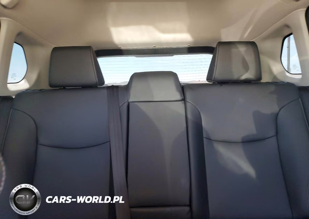 2026 Toyota Corolla Cross Xle VIN:7MUDAABGXTV167696 - 10