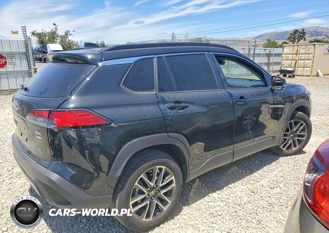 2026 Toyota Corolla Cross Xle VIN:7MUDAABGXTV167696 - 3