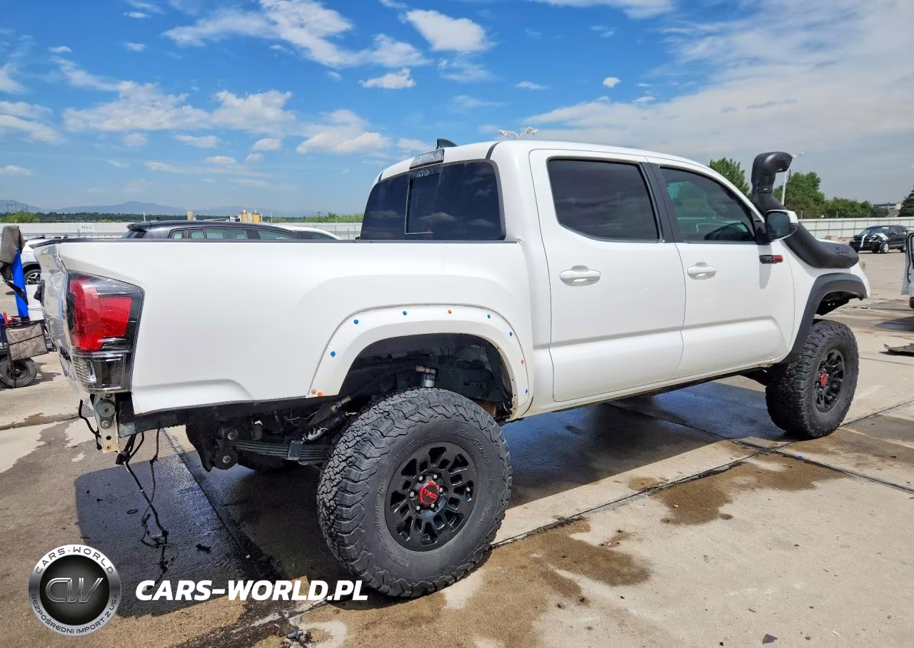 2017 Toyota Tacoma Sr V6 VIN:5TFCZ5AN1HX106728 - 3