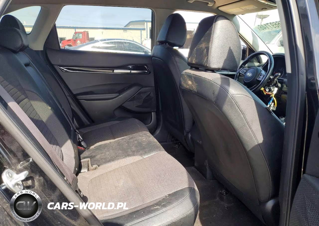 2021 Kia Seltos S VIN:KNDEU2AA6M7049780 - 11
