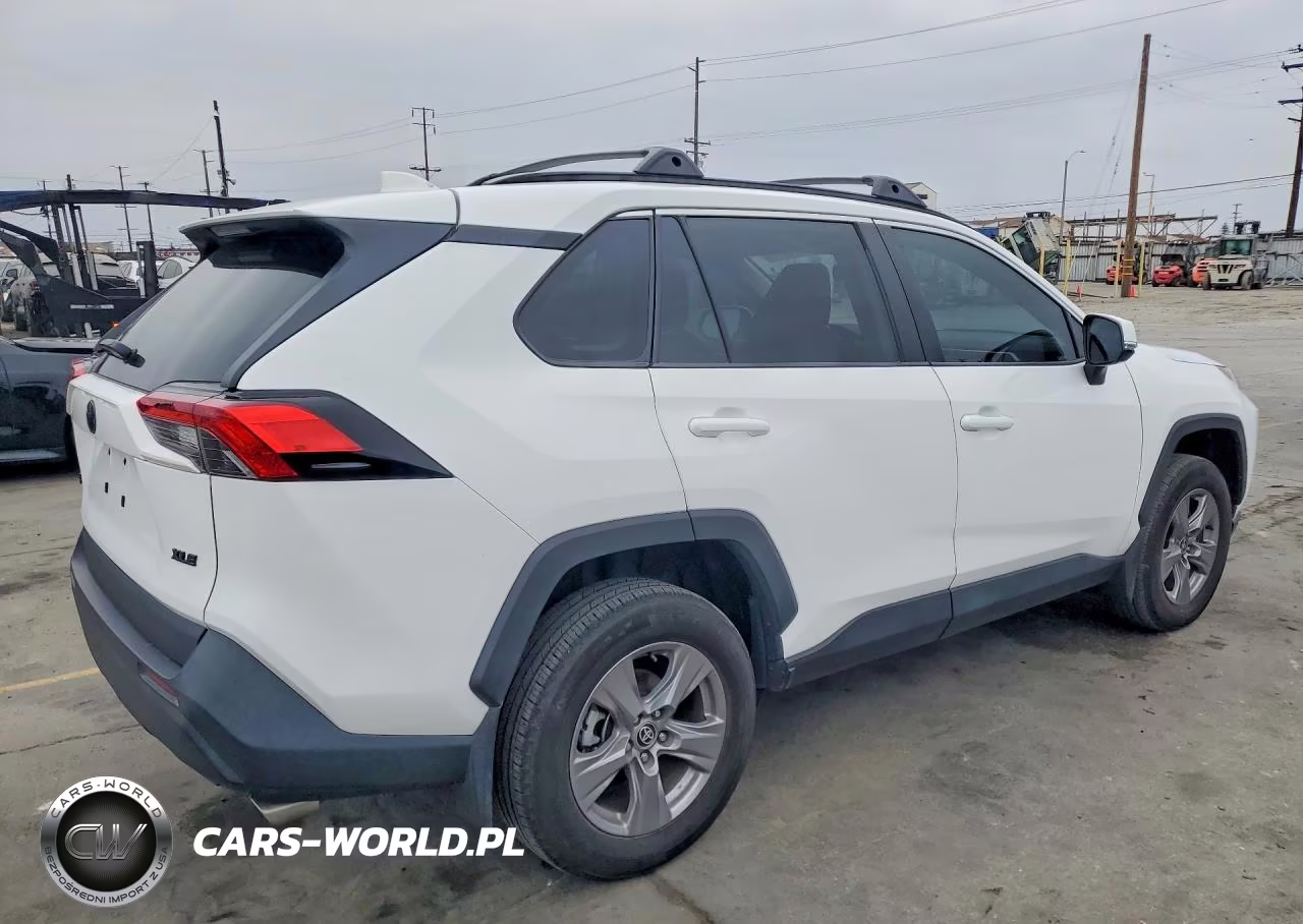 2024 Toyota Rav4 Xle VIN:2T3W1RFV0RC291091 - 3