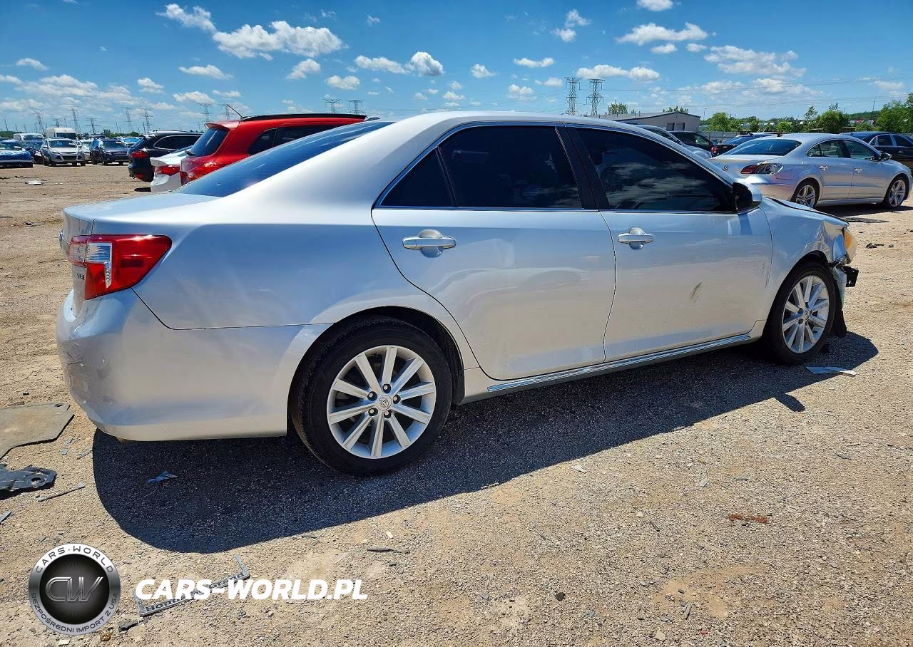 2014 Toyota Camry Xle VIN:4T1BF1FK8EU831442 - 3