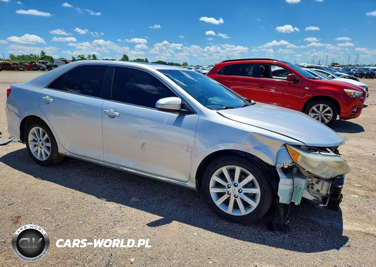 2014 Toyota Camry Xle VIN:4T1BF1FK8EU831442 - 4