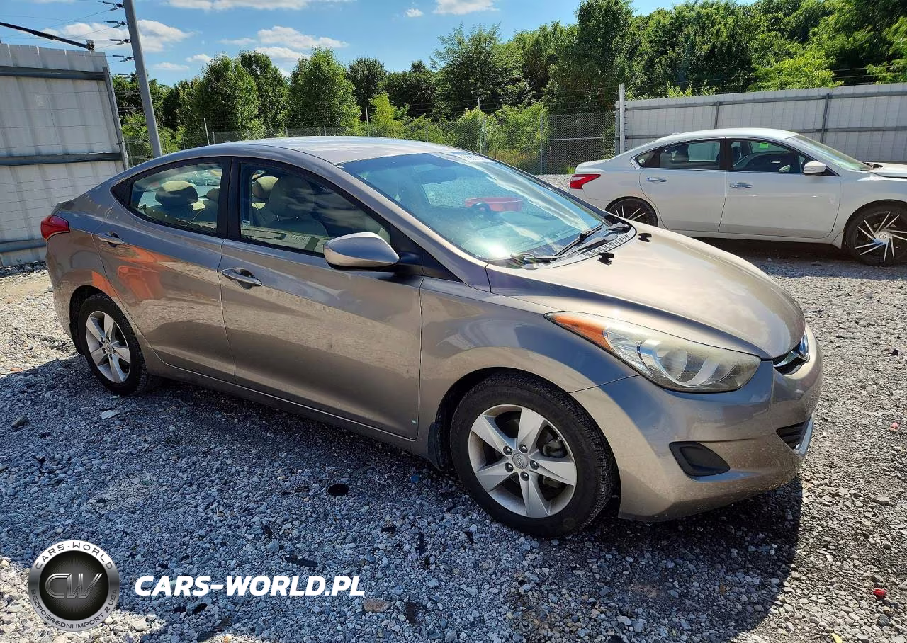 2013 Hyundai Elantra Gls VIN:5NPDH4AE6DH397931 - 4