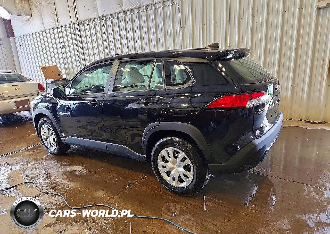 2025 Toyota Corolla Cross L VIN:7MUAAABGXSV143688 - 2