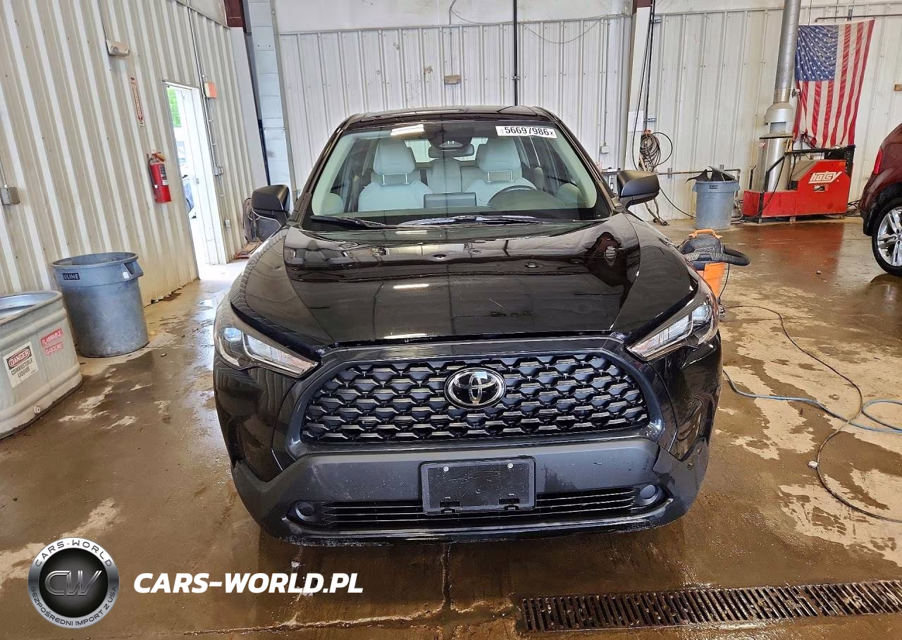 2025 Toyota Corolla Cross L VIN:7MUAAABGXSV143688 - 5