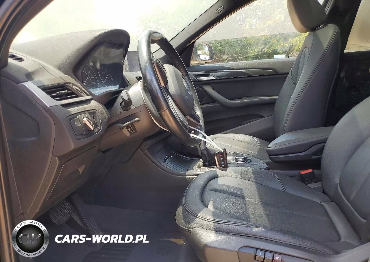 2018 BMW X1 xDrive28I VIN:WBXHT3Z30J4A66556 - 7