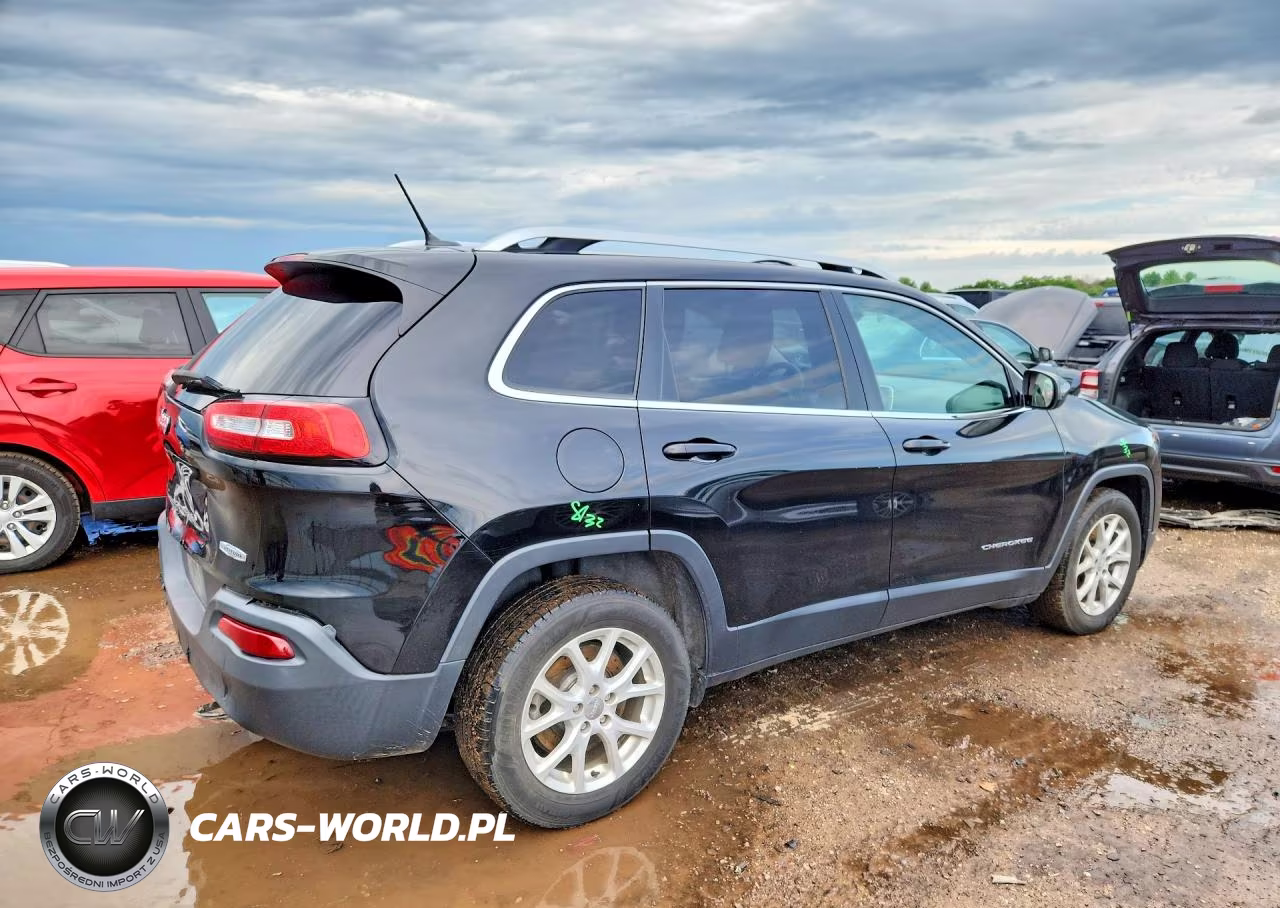 2017 Jeep Cherokee VIN:1C4PJLCS8HW577913 - 3