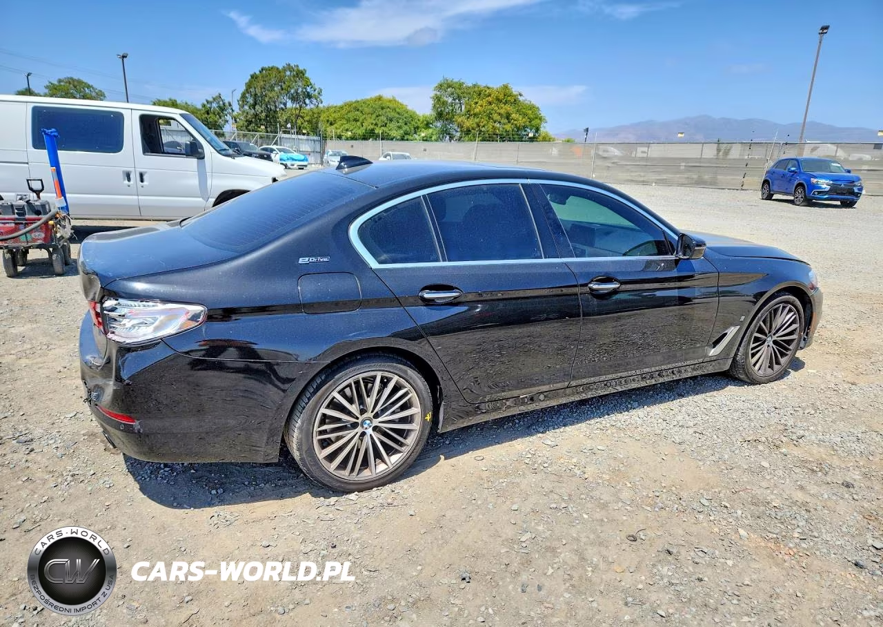 2018 BMW 530E VIN:WBAJA9C58JB251302 - 3