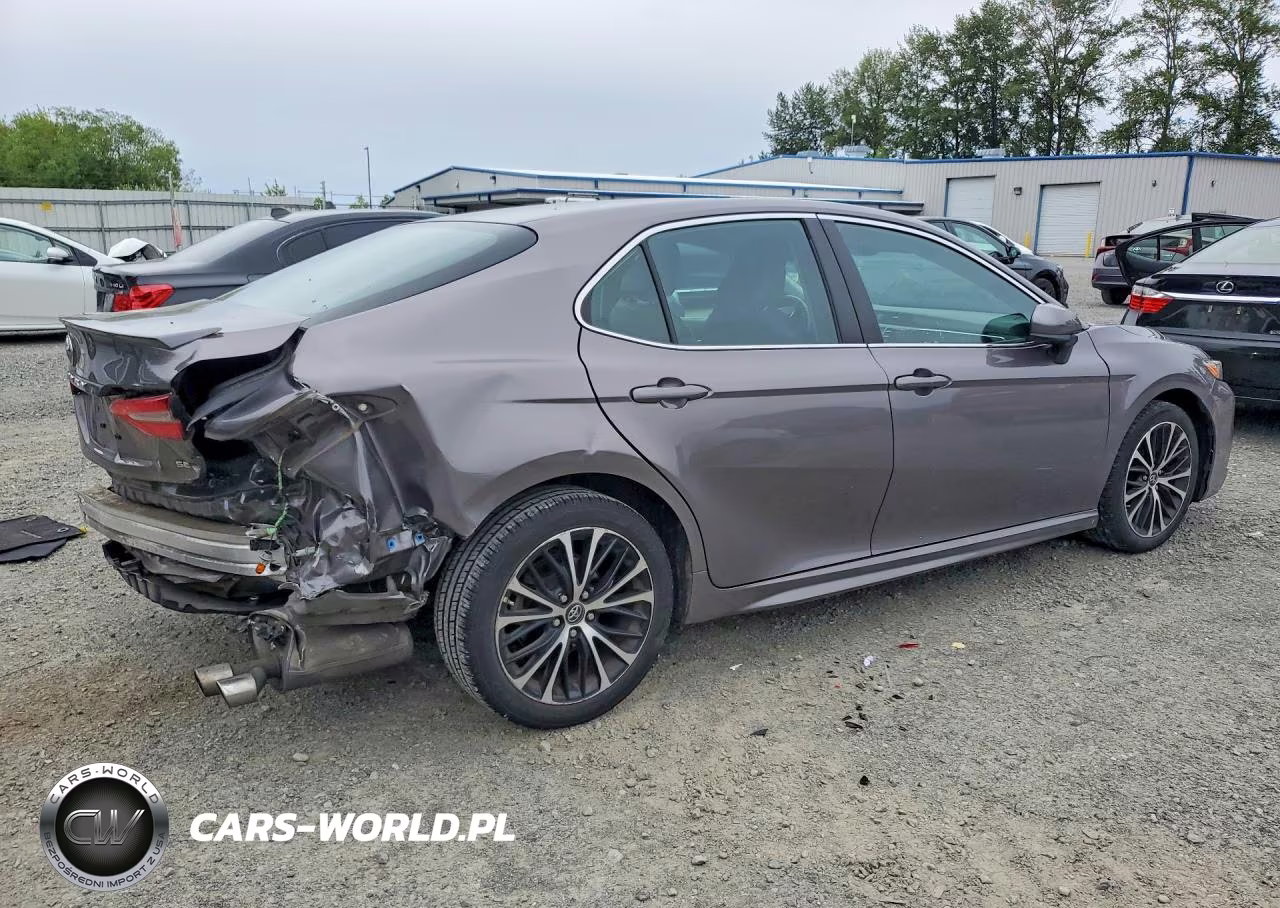 2018 Toyota Camry Se VIN:4T1B11HK4JU150328 - 3