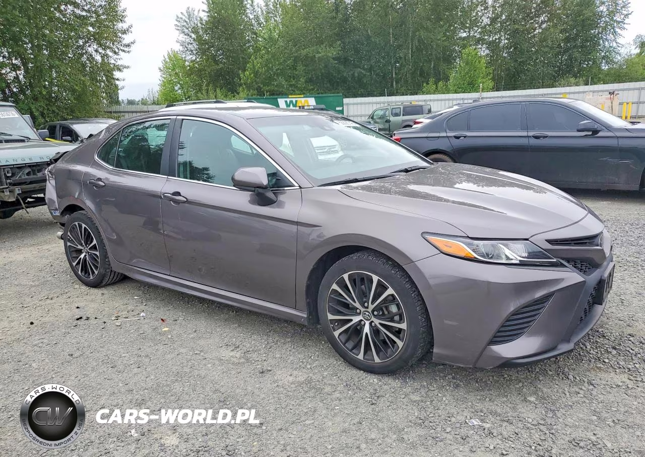 2018 Toyota Camry Se VIN:4T1B11HK4JU150328 - 4