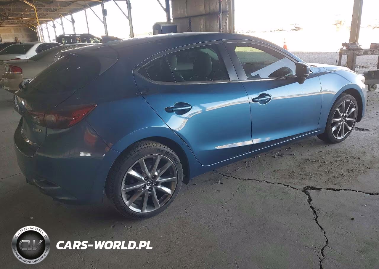 2018 Mazda 3 VIN:3MZBN1M32JM202225 - 3