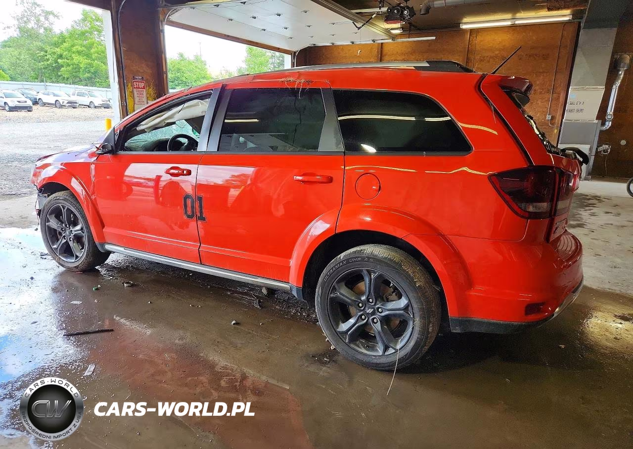 2018 Dodge Journey Crossroad VIN:3C4PDDGG5JT387629 - 2