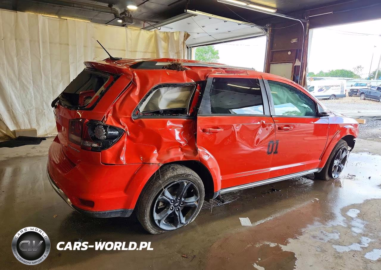 2018 Dodge Journey Crossroad VIN:3C4PDDGG5JT387629 - 3