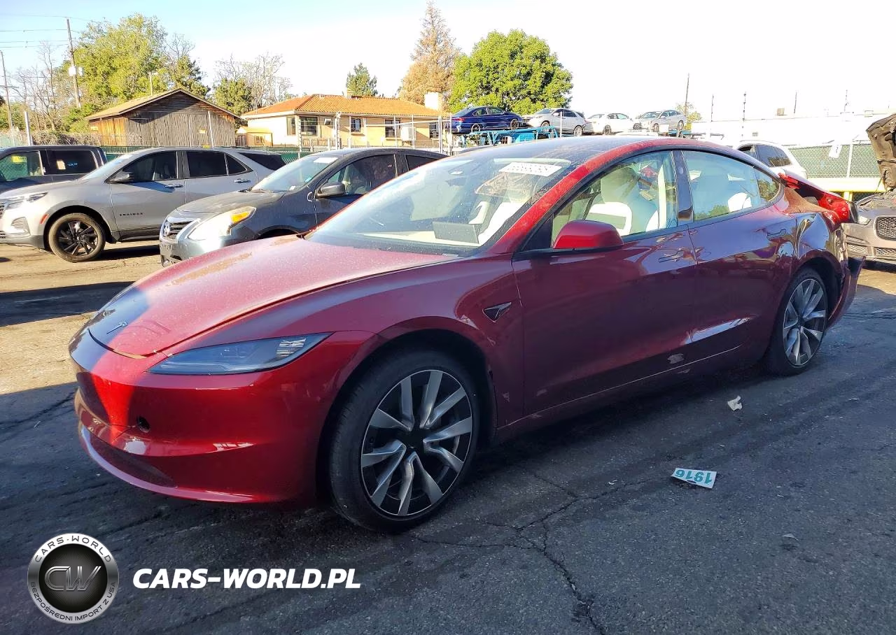 2025 Tesla Model 3 – zdjęcie 1 z 12