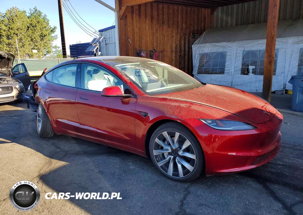2025 Tesla Model 3 VIN:5YJ3E1EB6SF921528 - 4