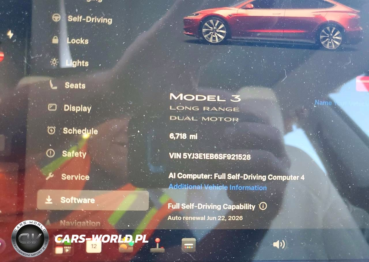2025 Tesla Model 3 VIN:5YJ3E1EB6SF921528 - 9