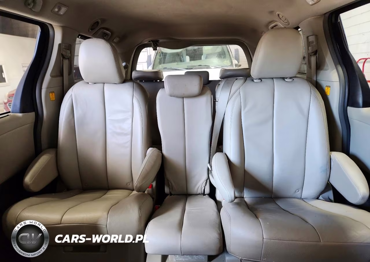 2011 Toyota Sienna Le VIN:5TDKK3DC4BS079469 - 10
