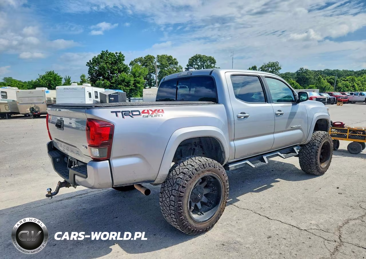 2019 Toyota Tacoma Trd Sport VIN:5TFCZ5ANXKX168359 - 3