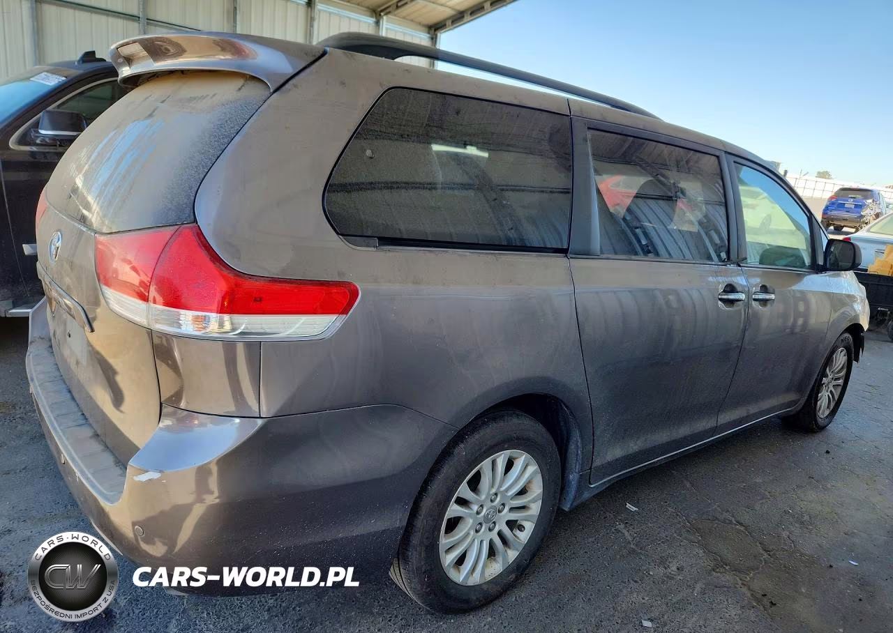 2011 Toyota Sienna Xle 8-Passenger VIN:5TDYK3DC1BS174114 - 3