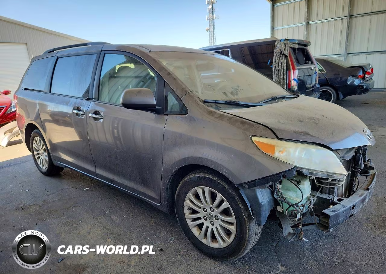 2011 Toyota Sienna Xle 8-Passenger VIN:5TDYK3DC1BS174114 - 4