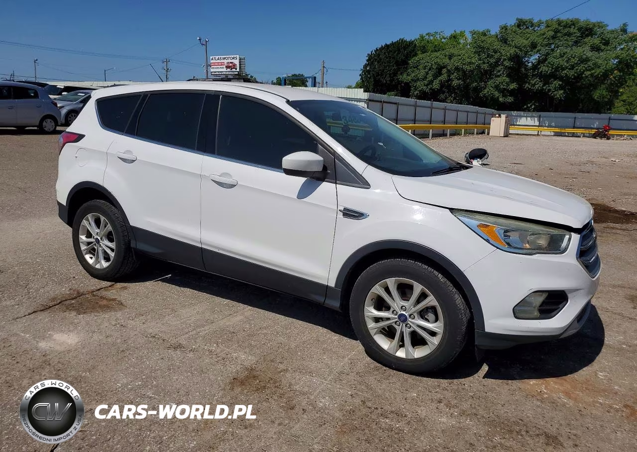2017 Ford Escape Se VIN:1FMCU0GD5HUA29911 - 4