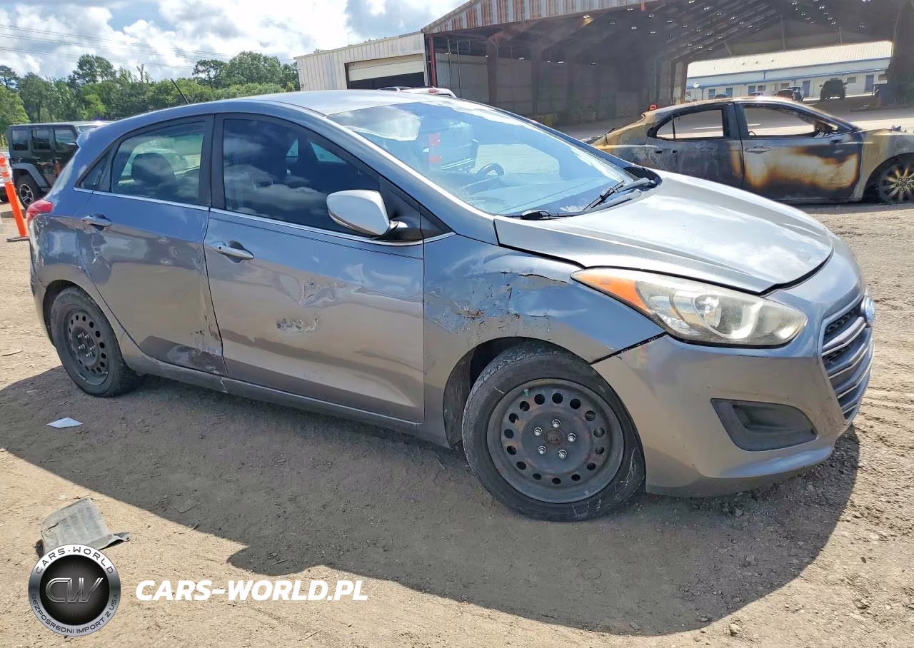 2017 Hyundai Elantra Gt Base VIN:KMHD35LHXHU347116 - 4