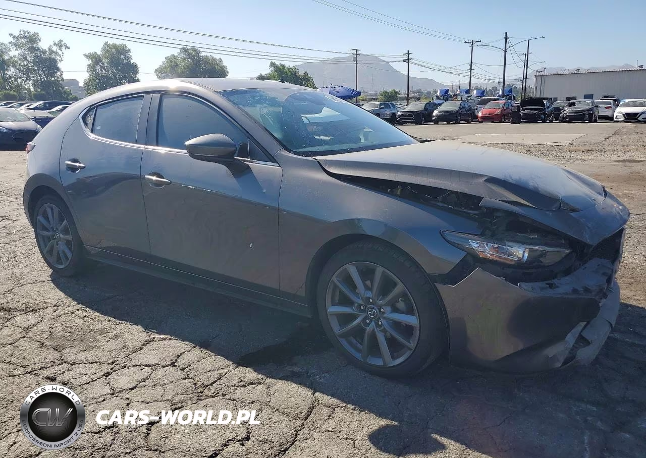 2020 Mazda 3 Preferred VIN:JM1BPAMM7L1158518 - 4
