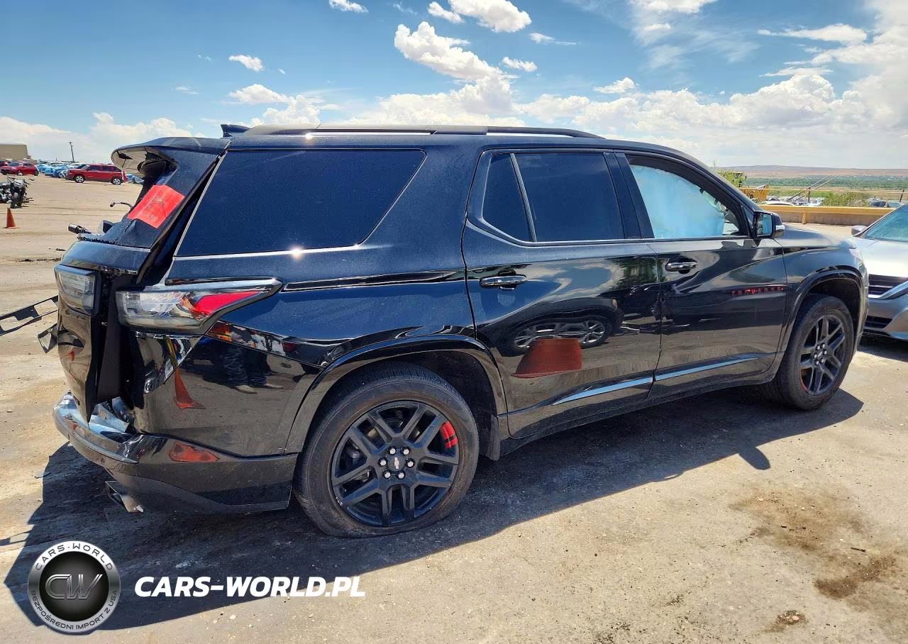 2018 Chevrolet Traverse Premier VIN:1GNEVJKW4JJ251038 - 3