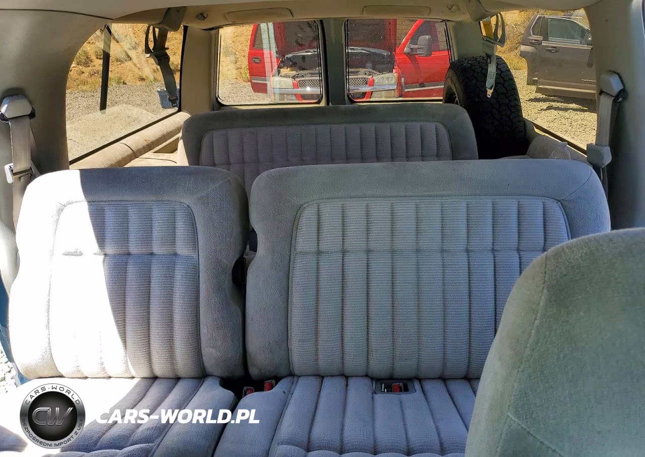 1993 Chevrolet Suburban K2500 VIN:1GNGK26N8PJ336367 - 10