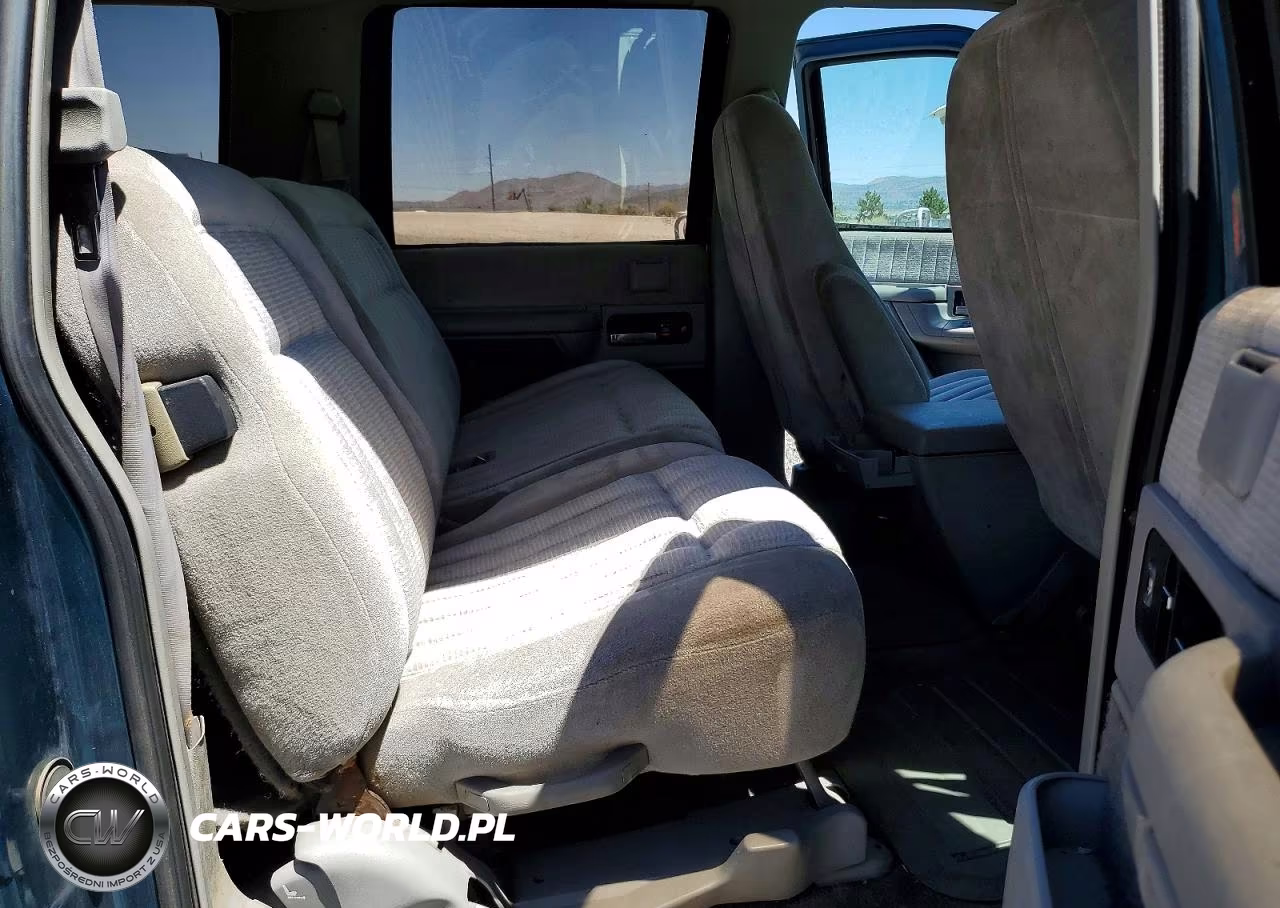1993 Chevrolet Suburban K2500 VIN:1GNGK26N8PJ336367 - 11