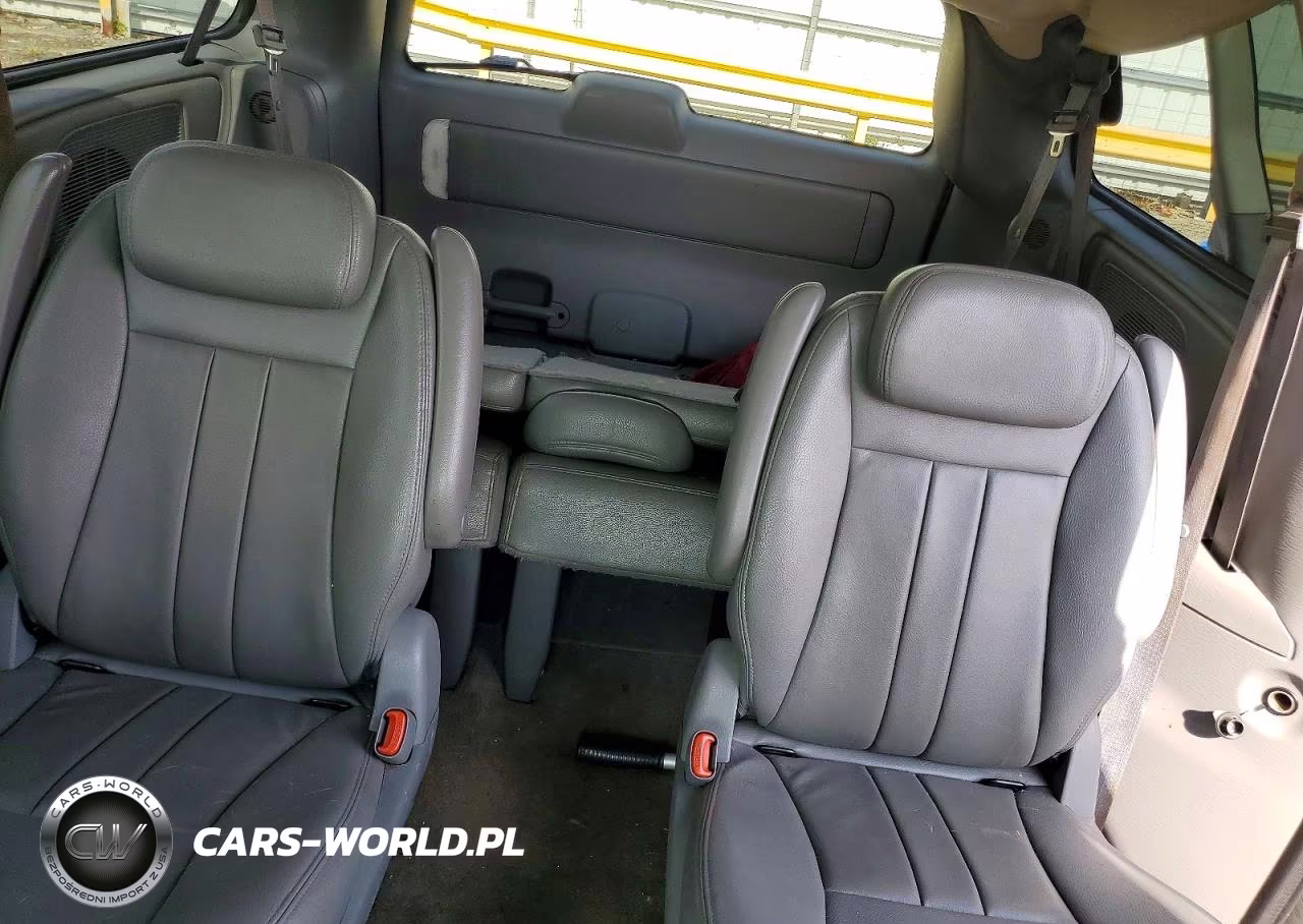 2007 Chrysler Town & Country Touring VIN:2A8GP54L37R217286 - 10