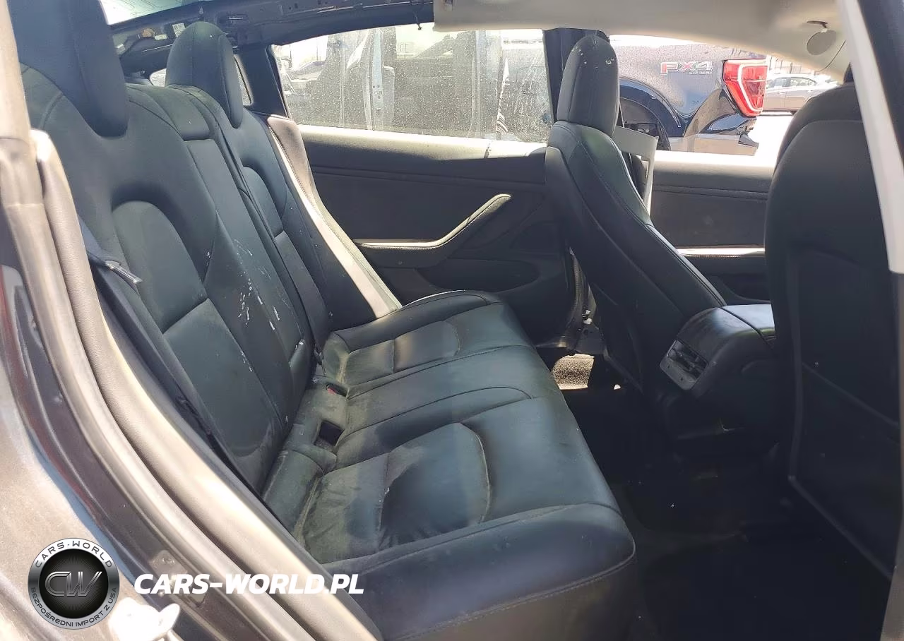 2018 Tesla Model 3 VIN:5YJ3E1EB6JF077201 - 10