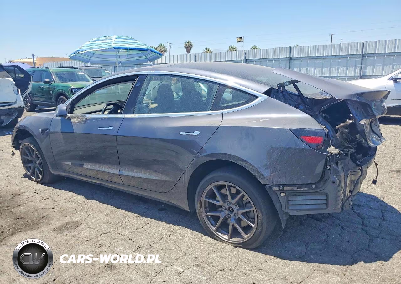 2018 Tesla Model 3 VIN:5YJ3E1EB6JF077201 - 2
