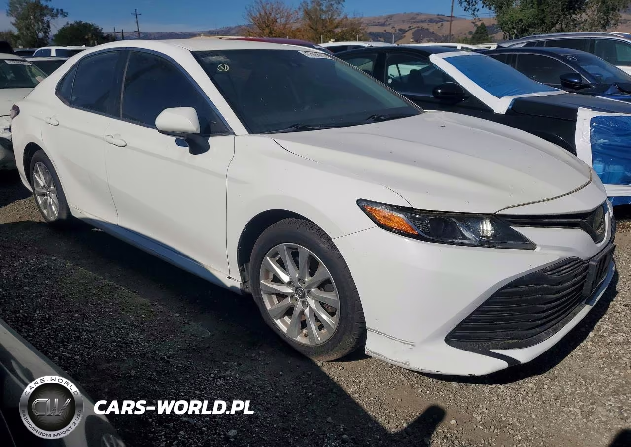 2019 Toyota Camry L VIN:4T1B11HK1KU256981 - 4