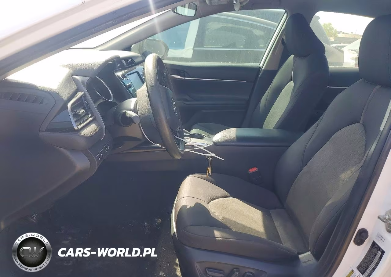 2019 Toyota Camry L VIN:4T1B11HK1KU256981 - 7